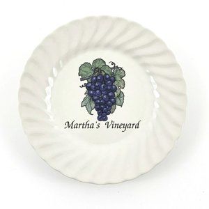Souvenir Plate, Martha's Vineyard. White. Gloss Finish. 6". Excellent Condition!